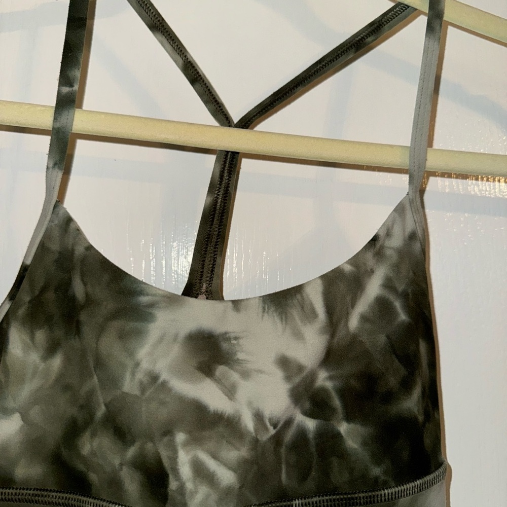 Lululemon Flow Y Lululemon Army Green Tie Dye Top Size 32A - Picture 2 of 9